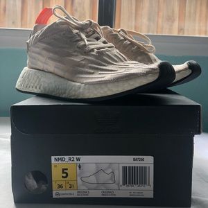 Women's NMD R2 Adidas